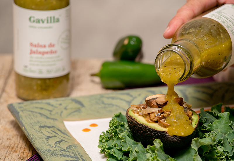 Aguacates rellenos de hongos
