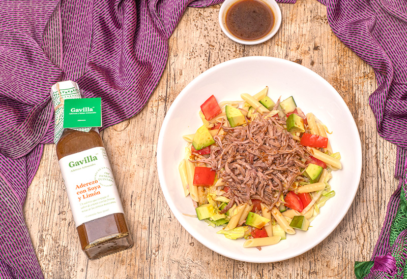 Ensalada fría con Salpicón de Res y Pasta